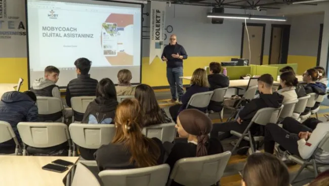 Karşıyaka Kolektif geleceğin girişimcilerini konuk etti  