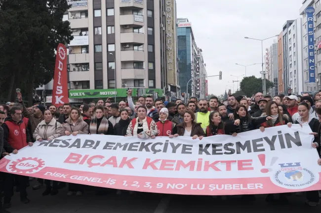İzmir’de Belediyede Maaş Krizi ve Eylem Alarmı!