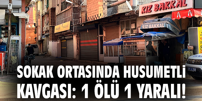 Husumetli İki Adam Sokakta Kanlı Kavga Etti!