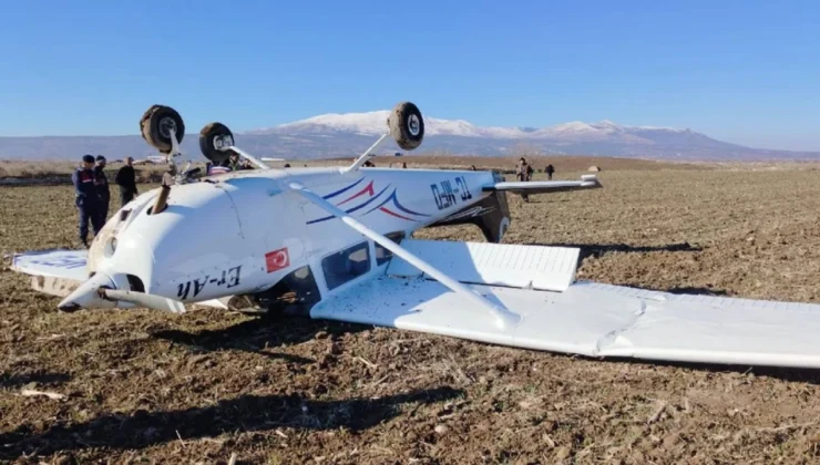 Eğitim Uçağı Tarlaya Düştü, Pilot Yaralandı!