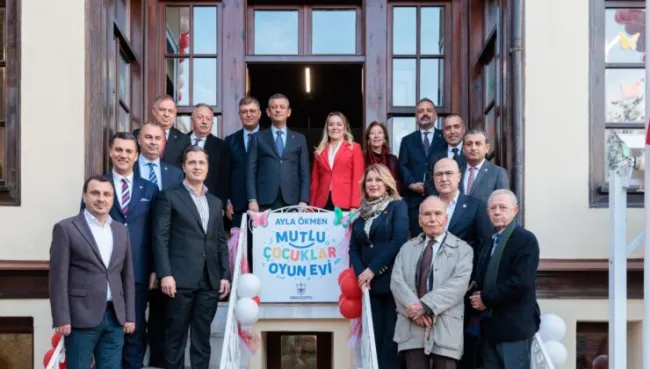 Ayla Ökmen Mutlu Çocuklar Oyun Evi açılışını CHP Lideri Özel gerçekleştirdi