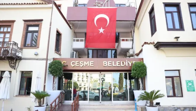 Çeşme Belediyesi’nden, üniversiteli gençlere 10 bin TL destek!