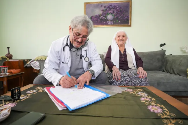 Gaziemir Belediyesi sağlık hizmetleriyle fark yaratıyor