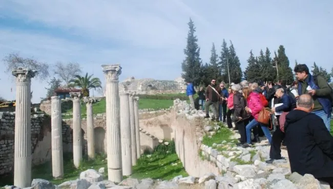 İZRO Eğitim Programında “Bilinmeyen Yönleriyle Efes Selçuk” Tanıtıldı