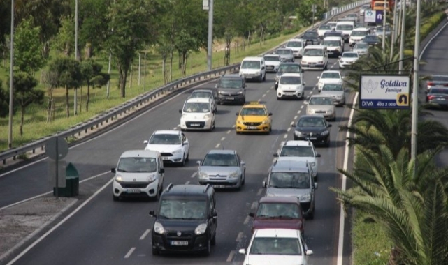 İzmir’de 2024’te 157 bin taşıt trafiğe kayıtlı