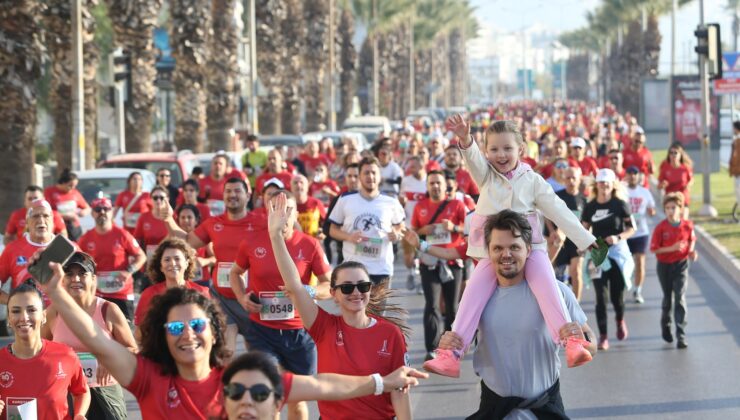 Karşıyaka’da 14 Şubat’a renkli kutlama: Sevdiğinle Koş!