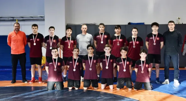 Aliağa Demir Spor, İzmir’de Gururla İkinci Oldu!