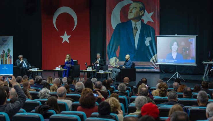 Gazetecilerin sorunları Konak’ta konuşuldu