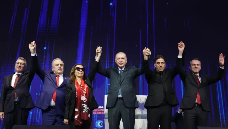 AK Parti’ye Yeni İsimler: İstifalar ve Katılımlar