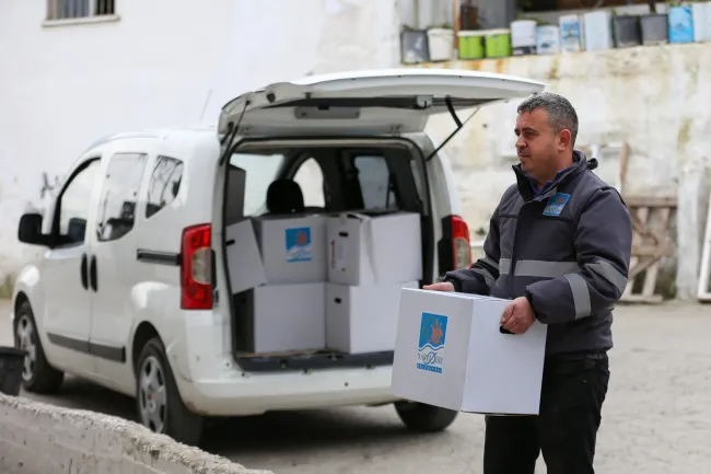 NARLIDERE BELEDİYESİ’NDEN RAMAZAN AYI’NDA GIDA PAKETİ DESTEĞİ