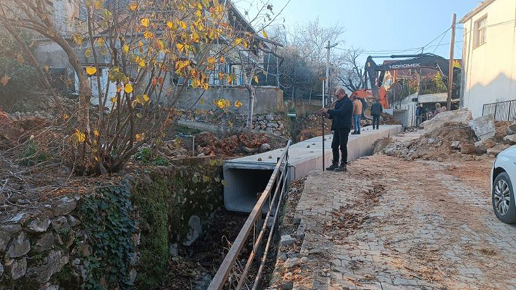 İzmir’de Derelerde Taşkın Önleyici Çalışmalar Sürüyor