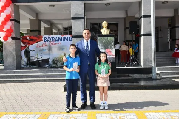 Başkan Yıldız, 23 Nisan Coşkusunu Miniklerle Paylaştı