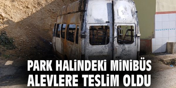 İnebolu’da Park Halindeki Minibüste Yangın Çıktı