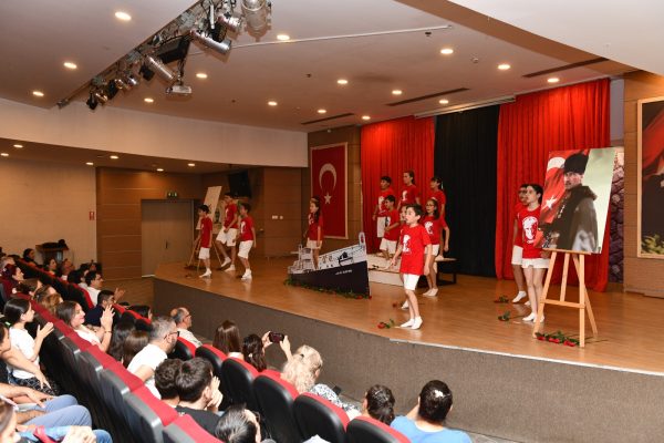 “Aynı Gemideyiz” Oratoryosu Çiğli’de büyük ilgi gördü