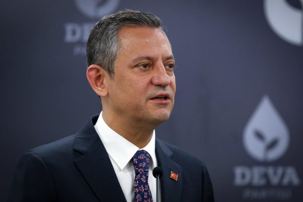 Özgür Özel, İmamoğlu’nu ziyaret ediyor