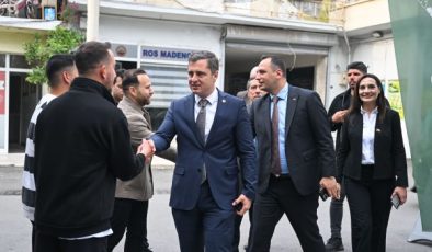 Deniz Yücel ve Başkan Eşki Bornova Arnavutları Derneği’nde hukuksuzluklara karşı dayanışma mesajı verdi;