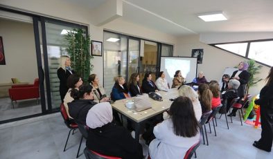 Bayraklı’da kadınlar danışma merkezi atölyelerinde buluşuyor