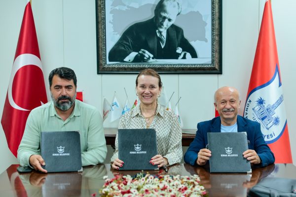 Konak’ta greve nokta koyan imza: En düşük maaş 58 bin TL