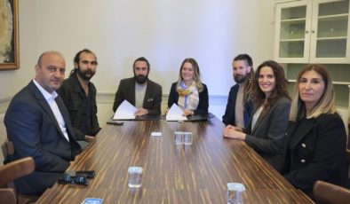Konak’ta imzalar sanat için atıldı