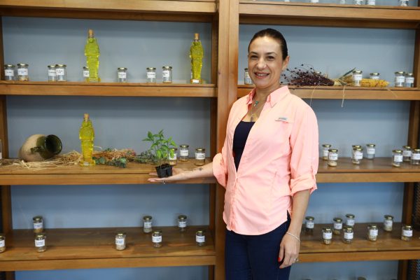 EFES TARLASI YAŞAM KÖYÜ’NDEN BUCA’YA DAYANIŞMA ELİ