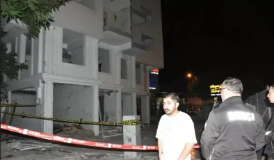 Depremzededen Sopasız Kuyuya Düşen Talihsiz Adam