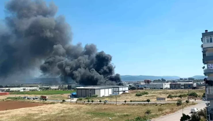 Torbalı’da Fabrikada Büyük Yangın: İtfaiye Mücadele Ediyor!