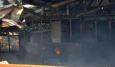Torbalı’da Plastik Sandalye Fabrikasında Yangın!