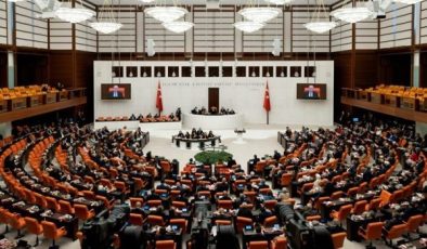 Meclis’te ‘AYM’ tartışması: ’23 yıldır kanun yapmayı, devlet yönetmeyi öğrenemediniz’