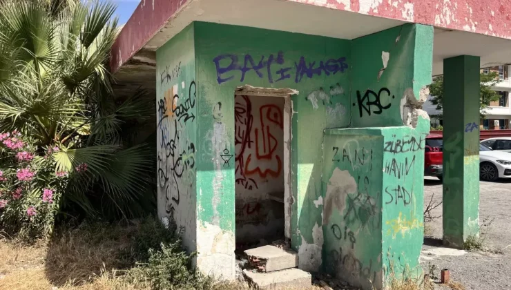 Karşıyaka’da Kongre ve Stat Temizliği Bir Arada!
