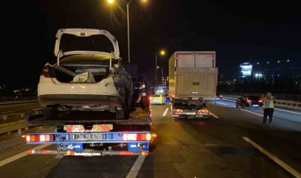 TEM Otoyolu’nda Kaza: Üç Yaralı, Trafik Etkilendi!