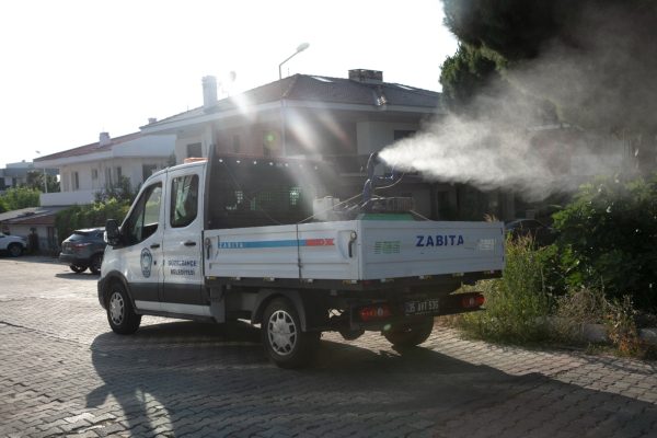 Güzelbahçe Belediyesi’nden ilaçlama seferberliğiÜç ay sürecek kapsamlı ilaçlama çalışması başladı