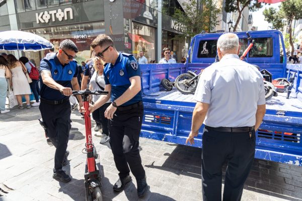 Yaya yollarında scooter ve motora geçit yok