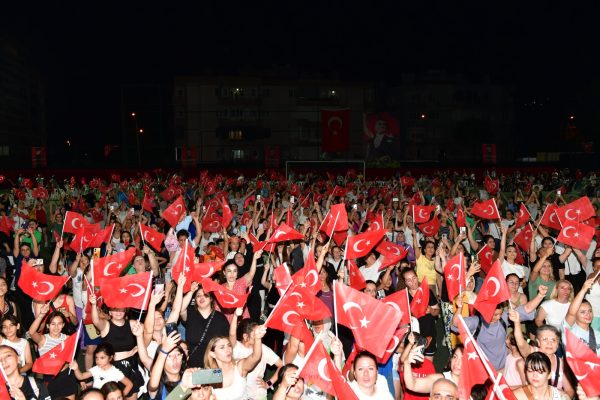 Dansın ve müziğin kalbi Çiğli’de attı