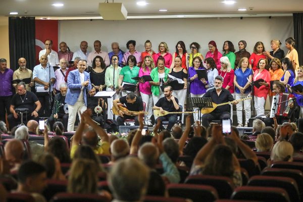 Bayraklı’da Türk Halk Müziği rüzgarı 