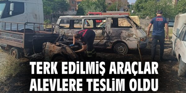Cumhuriyet Mahallesi’nde Terk Edilmiş Araç Yangını