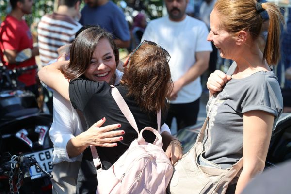 Karabağlar Belediyesi’nden LGS sınavına giren öğrencilere ve ailelerine destek