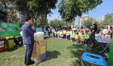 Bayraklı’da ‘Çevre Günü’ şenliğiÇocuklar çizdi, belediye çöp kamyonlarıyla ilçe sokaklarına taşıdı