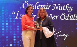 Başkan Kınay’a “Özdemir Nutku İzmir Değer Ödülü”