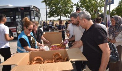 Menemen Belediyesi öğrenci ve velileri yalnız bırakmadı