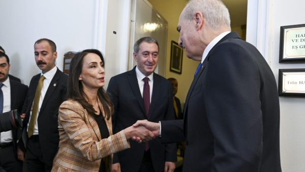 Numan Kurtulmuş’tan DEM Parti’ye ziyaret: “Mesele Meclis’te konuşulabilecek noktaya gelmiştir”