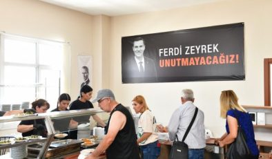 Çiğli Belediyesi’nden Ferdi Zeyrek’e vefa: Lokantada ücretsiz yemek, belediye önünde lokma ikramı