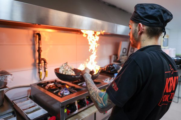 Buca’nın Üzüm Cafe’sini gençler çok sevdi