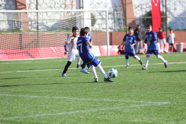 Bayraklı’da yaz spor okulları başlıyor!
