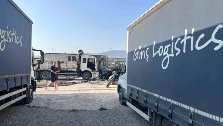 İzmir’de Tarihi Fabrikada Yangın Paniği!