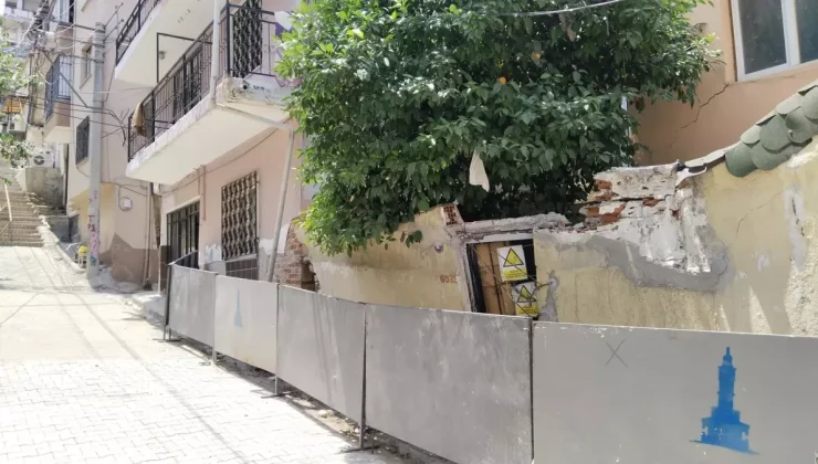 İzmir’de Tünel İnşaatı Evi Yerle Bir Etti!
