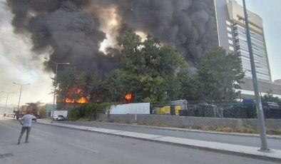 Halkapınar’da Fabrika Yangını Hastaneyi Tahliye Ettirdi