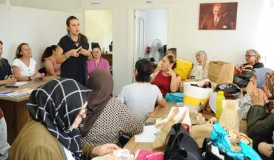 Karşıyaka’da ‘Kadın Gücü’ mahalle mahalle yayılıyor