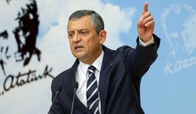 CHP Lideri Özgür Özel: “Fezlekelere takılmayın, dokunulmazlıkları istedikleri gibi kaldırabilirler”