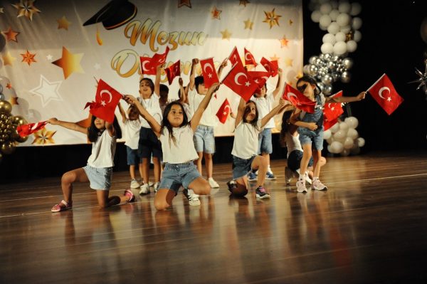 Karşıyaka’nın anaokullarında mezuniyet coşkusu