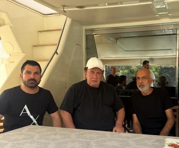 Ünlü İsimler Lüks Teknede Çakıcı ile Bir Araya Geldi